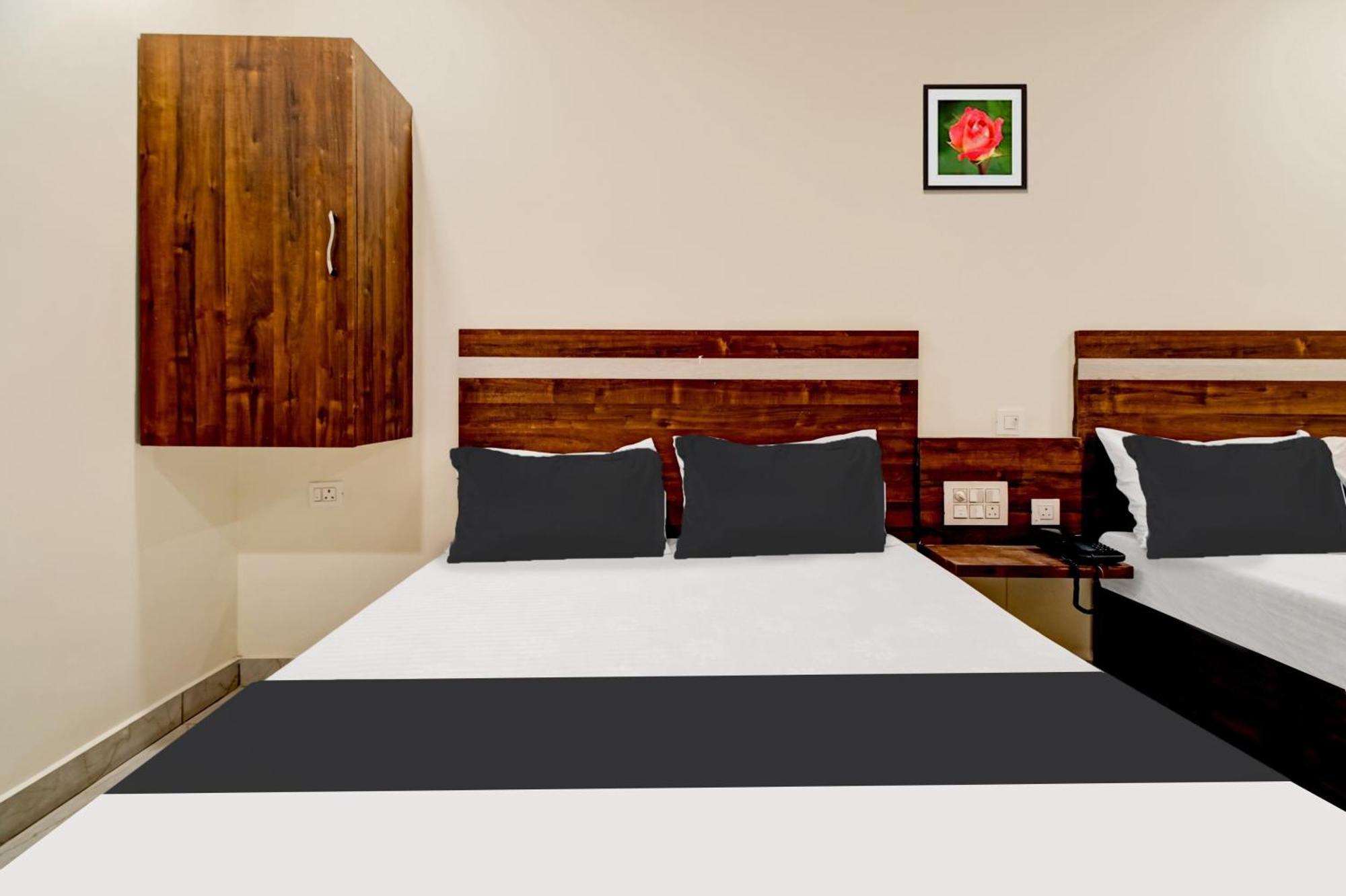 Hotel O Leela Elite Vijayawada Bagian luar foto