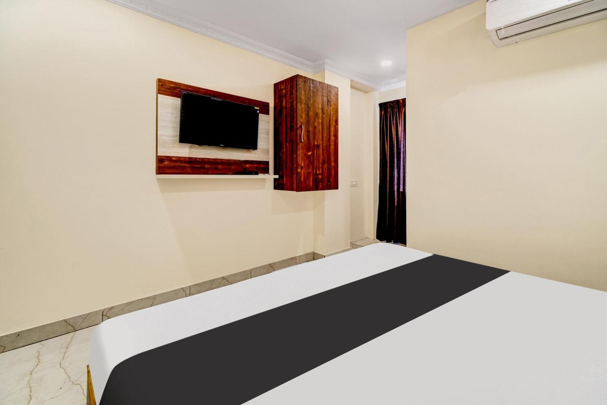 Hotel O Leela Elite Vijayawada Bagian luar foto